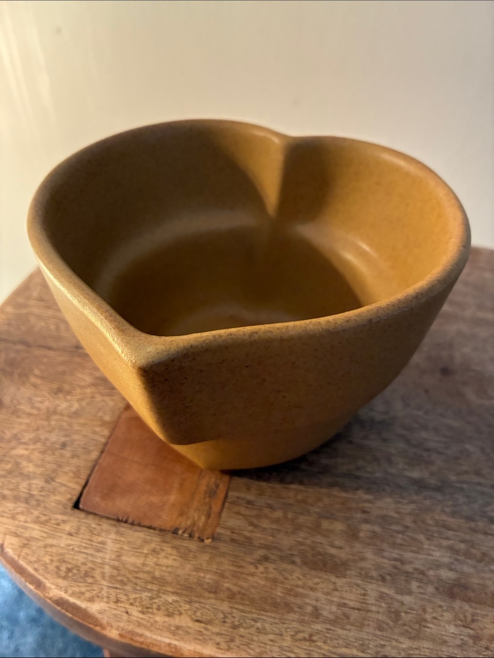 Bennington Potters Heart Baker Bowl mustard - 1948 dg Vermont USA pottery